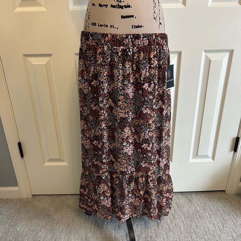 I.N. Black, rust, orange & cream Floral Print high & low Skirt nwt